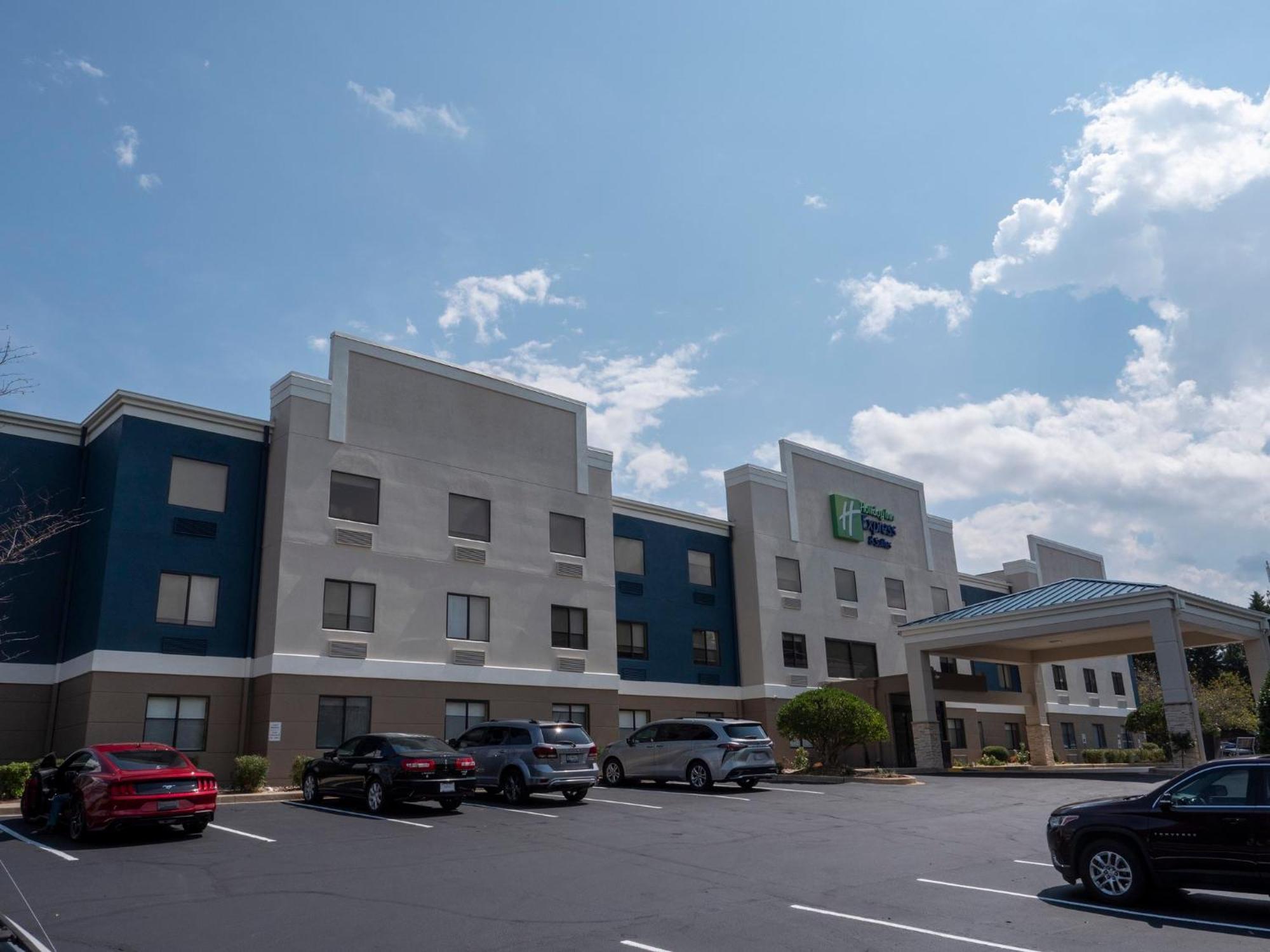 Holiday Inn Express & Suites Greenville Airport, An Ihg Hotel Екстериор снимка